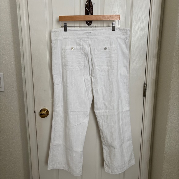 Sundance White Eyelet Button Front Pants Size Large - Picture 2 of 10
